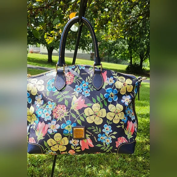 Dooney & Bourke Large Satchel EUC - Picture 5 of 16